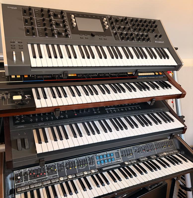Synthesizer keyboards